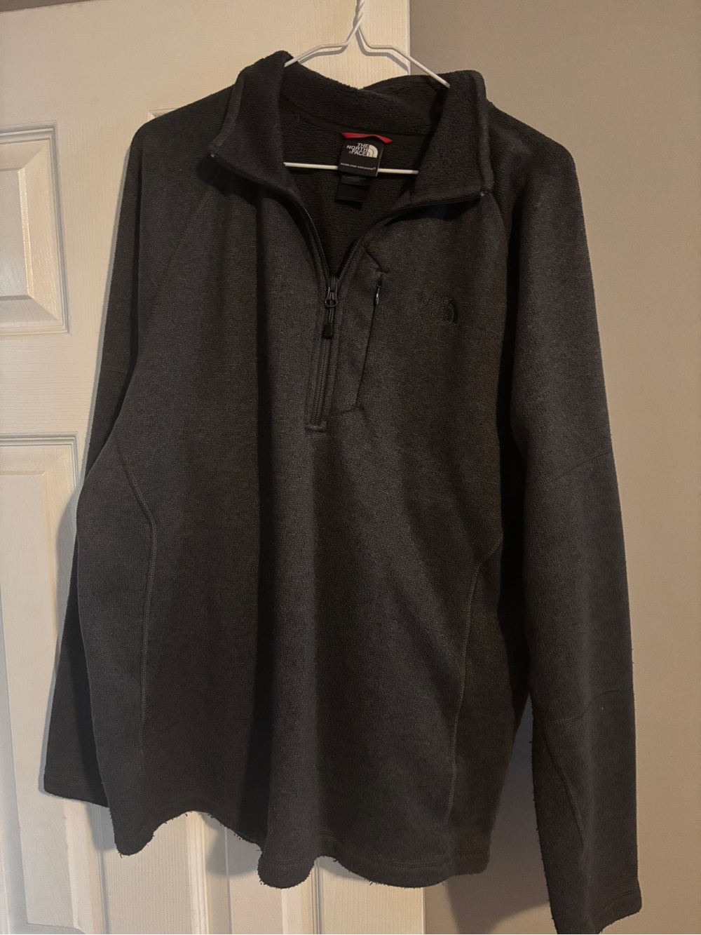 The North Face Men’s Charcoal Gray Quarter-Zip Fleece Pullover size Large